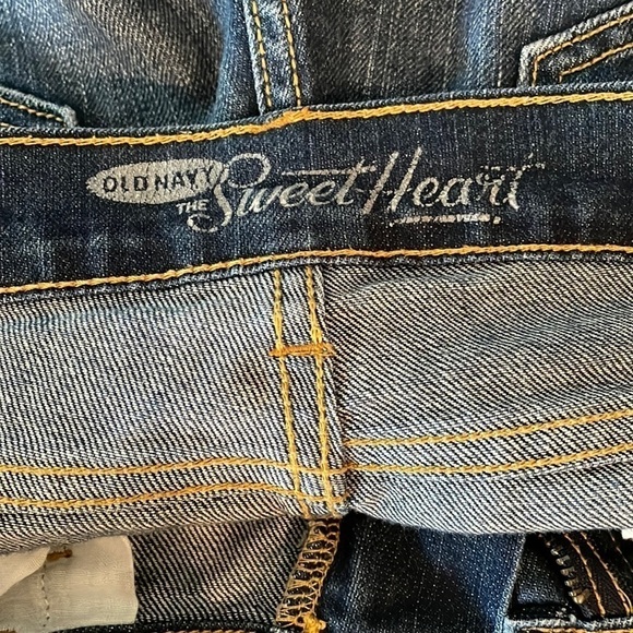 Old Navy Size 0 Sweetheart Cuffed Denim Shorts - Picture 3 of 4